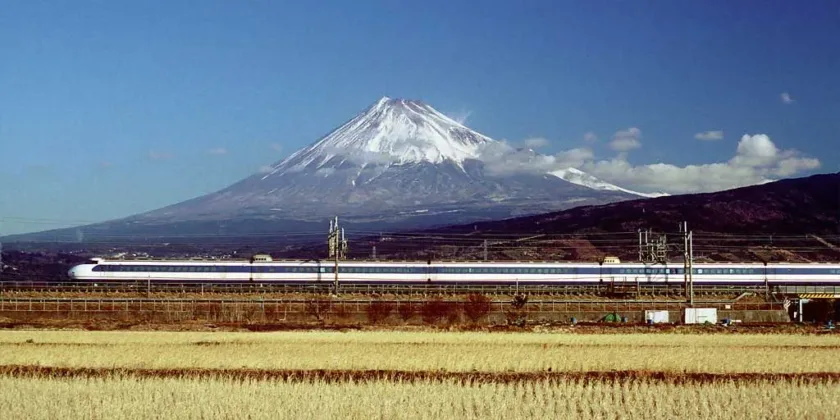 Vad kallas Japans järnvägsnät med höghastighetståg?