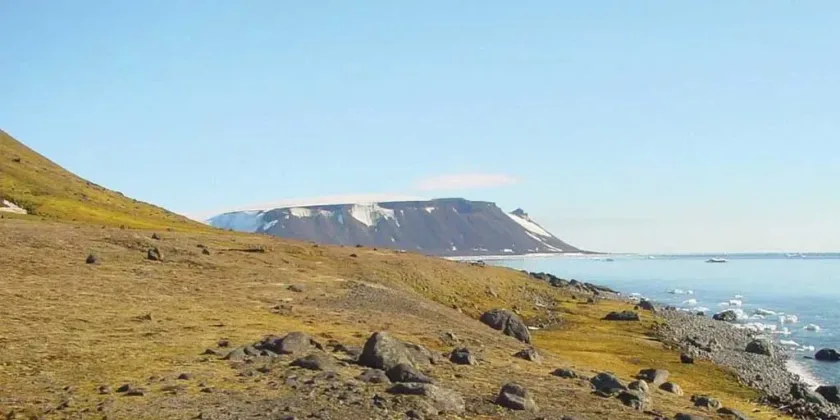 Till vilket land hör ögruppen Frans Josefs land?