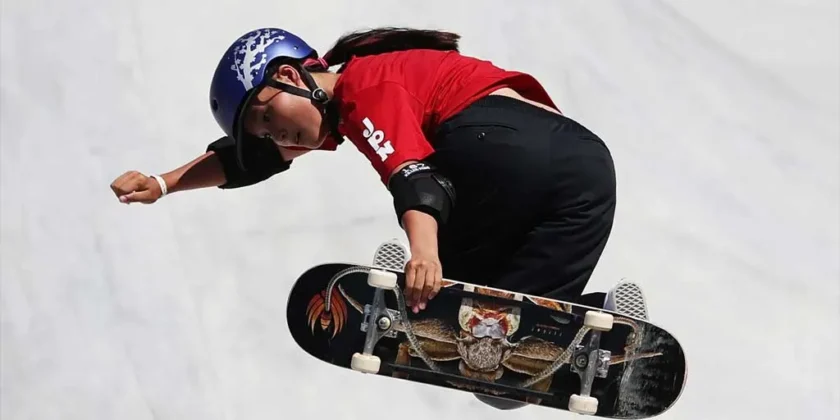 Vilket skomärke förknippas vanligen med sporten skateboard?